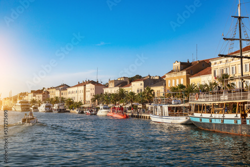 Boote im Hafen von Mali Losinj auf der Insel Losinj in Kroatien