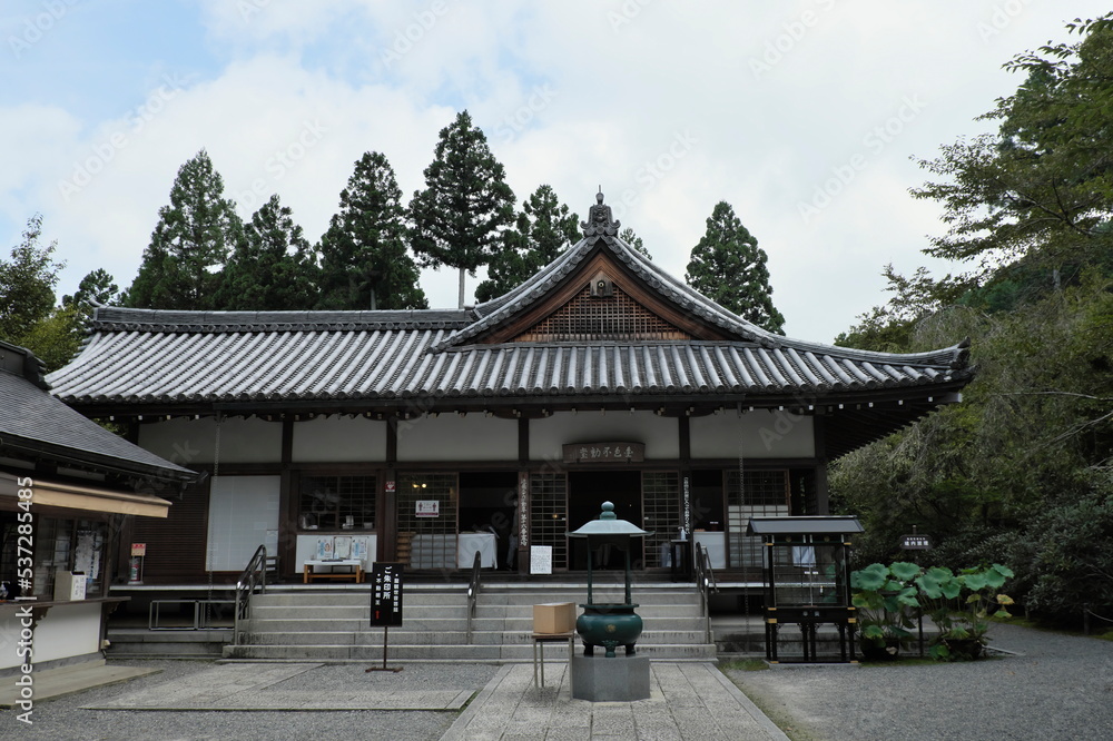 京都・大原【三千院】境内の「観音堂」