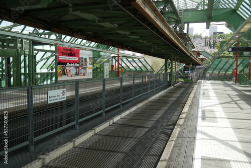 Bahnhof Schwebebahn Wuppertal