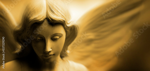 Fotografia Angel Sculpture with Wings Representing Love Faith and Peace Spirit