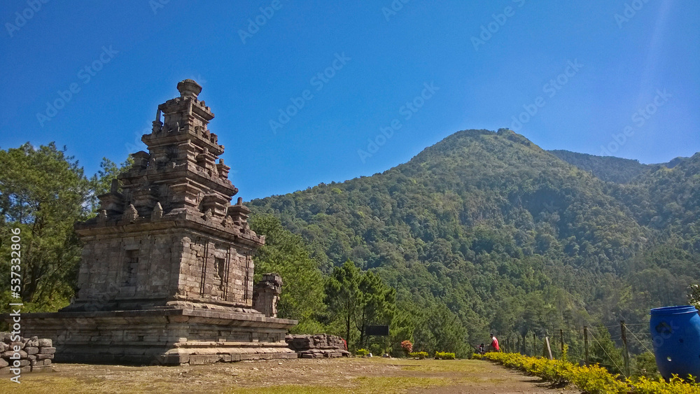 Gedong Songo Temple with a view of the mountains

