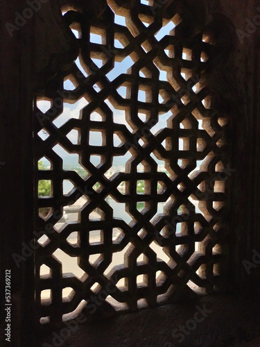 Vertical shot of the Moroccan grid photo