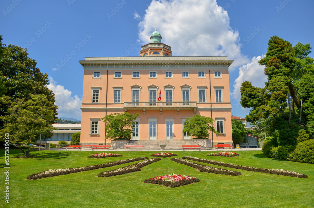 Obraz premium palace in the park