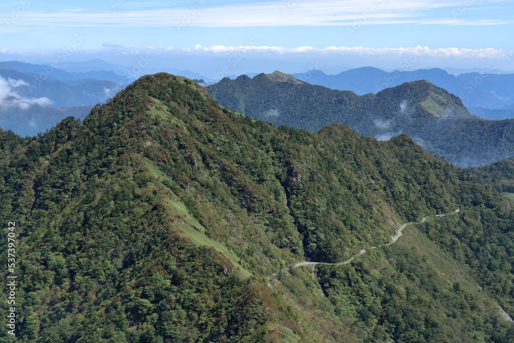 Obraz premium 西黒森 クローズアップ （愛媛県 瓶ヶ森山頂より）