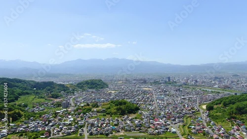 Wallpaper Mural 福島市を上空から 左へ移動 花見山 Torontodigital.ca
