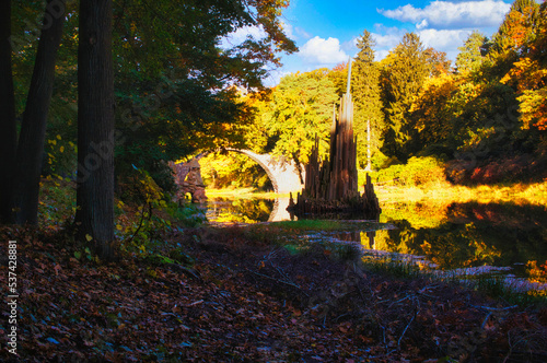 Mystisch - Rakotzbrücke - Teufelsbrücke - Herbst - Brücke - See - Spiegelung - Kromlau - Rhododendron Park - Sachsen - Deutschland - Devil's Bridge - Autumn Landscape - High quality photo	 photo