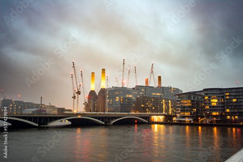 Fototapeta London at dawn
