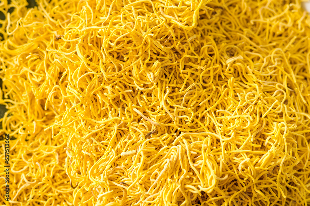 Dried Pancit Bato for sale at a pasalubong store. A noodle dish originating  in the province of Camarines Sur, Bicol region, Philippines. foto de Stock  | Adobe Stock