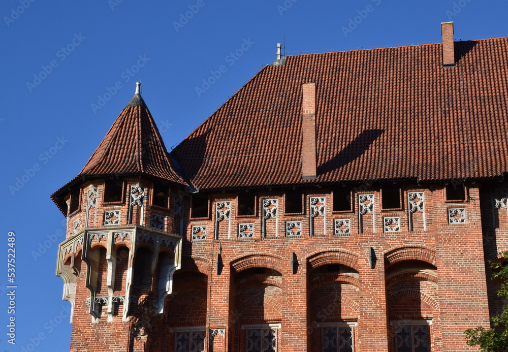 Backsteingebäude der Marienburg in Polen - obrazy, fototapety, plakaty 