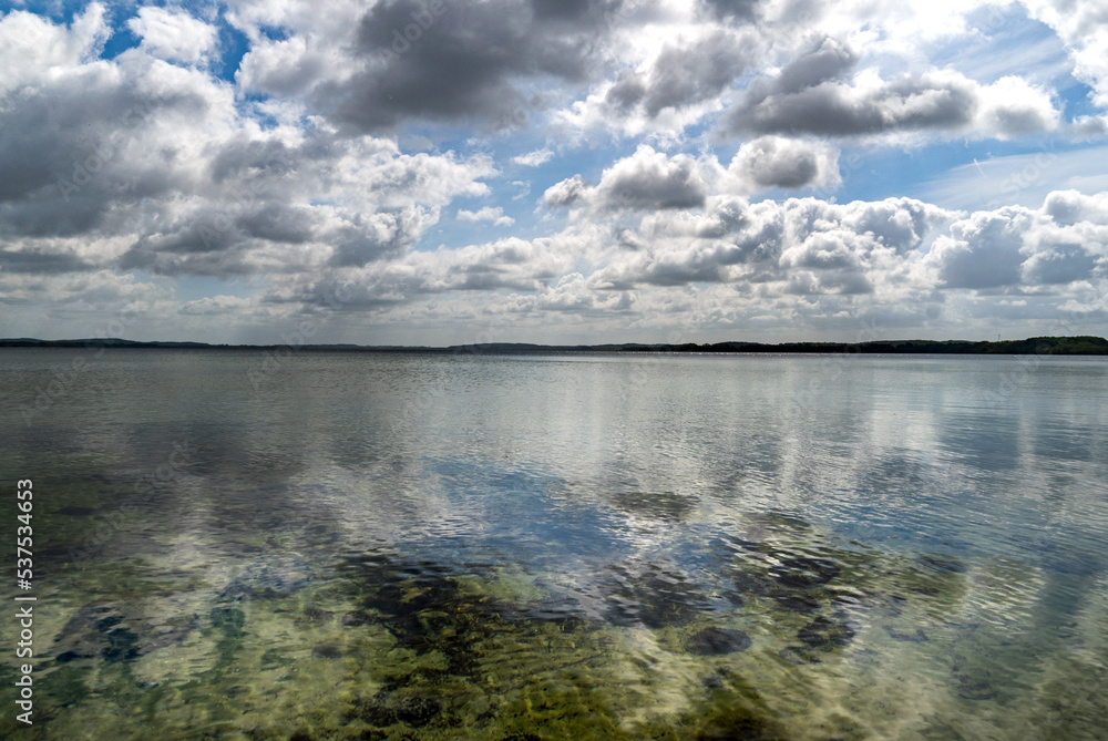 Fototapeta premium clouds reflected in water