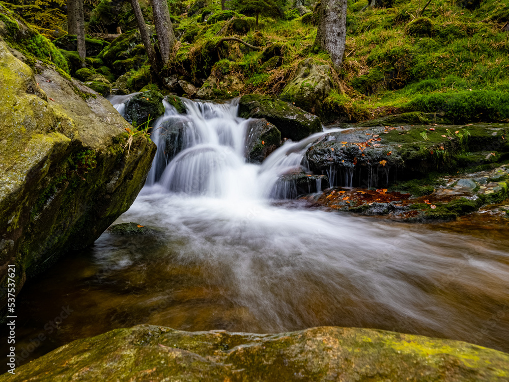 Obraz premium Wasserfall