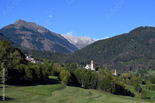 Paysage de montagne autour du village pittoresque de Daiano dans la province de Trente en Italie
