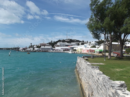 Waterfront of the historic town of St. George, left the Bob Burns Memorial Park, Grand Bermuda, Bermuda © Guenter