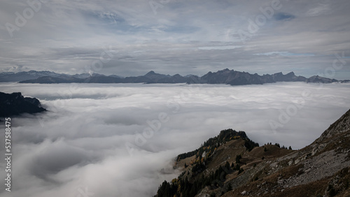 Nebelmeer über dem Genfersee