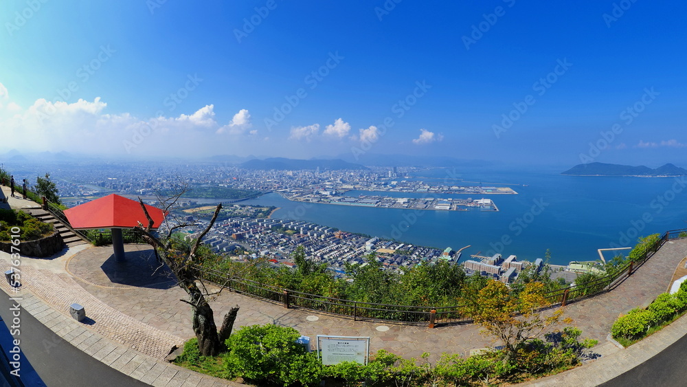 Naklejka premium 屋島山上獅子の霊巌やしまーる14