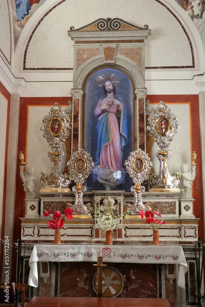 Praiano - Statua del Sacro Cuore nella Chiesa di San Gennaro