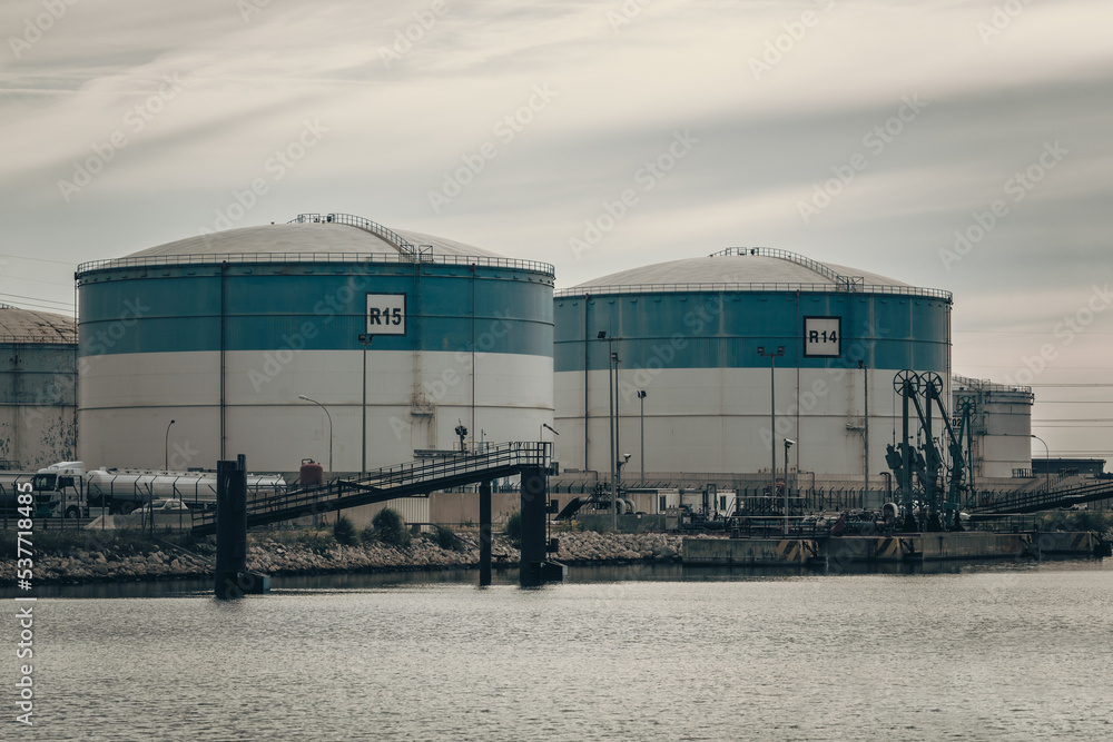 raffinerie ,blocage,grève,carburant,essence,diesel,Dépots Pétroliers de France, zone industriel, Fos-sur-Mer, Bouches du Rhône, Provence, PACA, Sud, France raffinerie ,blocage,grève,carburant,essence,diesel,Dépots Pétroliers de France, zone industriel, Fos-sur-Mer, Bouches du Rhône, Provence, PACA, Sud, France