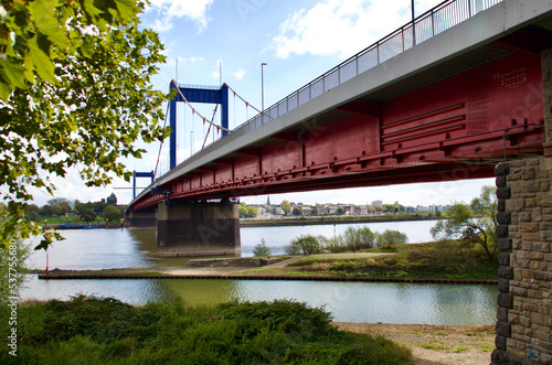 Homberger Rheinbrücke