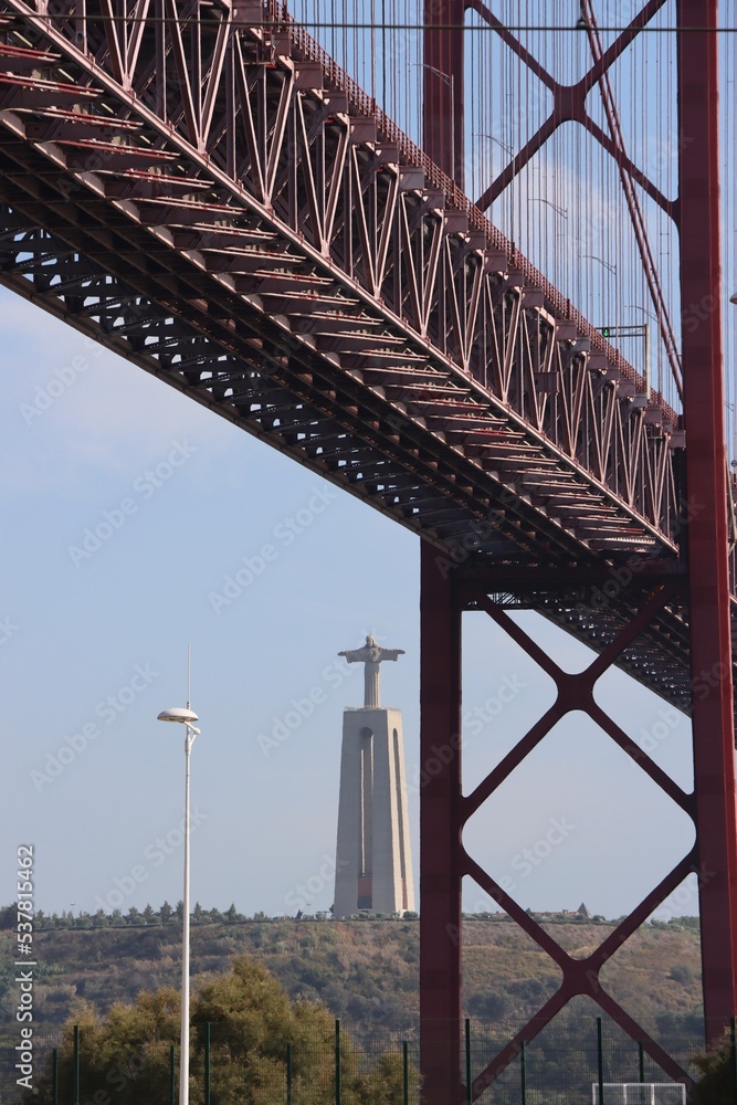 Obraz premium Lisbon suspended bridge