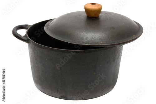 Panela de ferro levemente destampada, utensílio usado para cozinhar alimentos	 photo