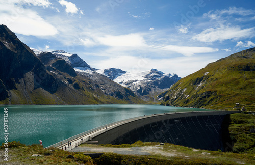 Hochgebirgsstausee Mooserboden mit Staumauer in Hohe Tauern in den Alpen von Österreich