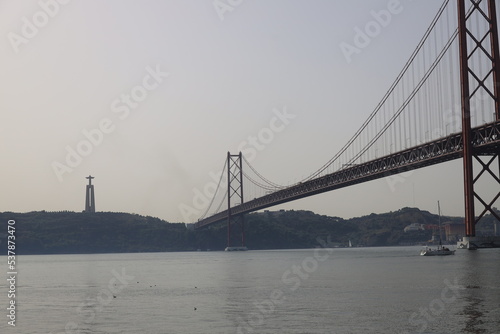 Lissabon Brücke über den Tajo © Stefan