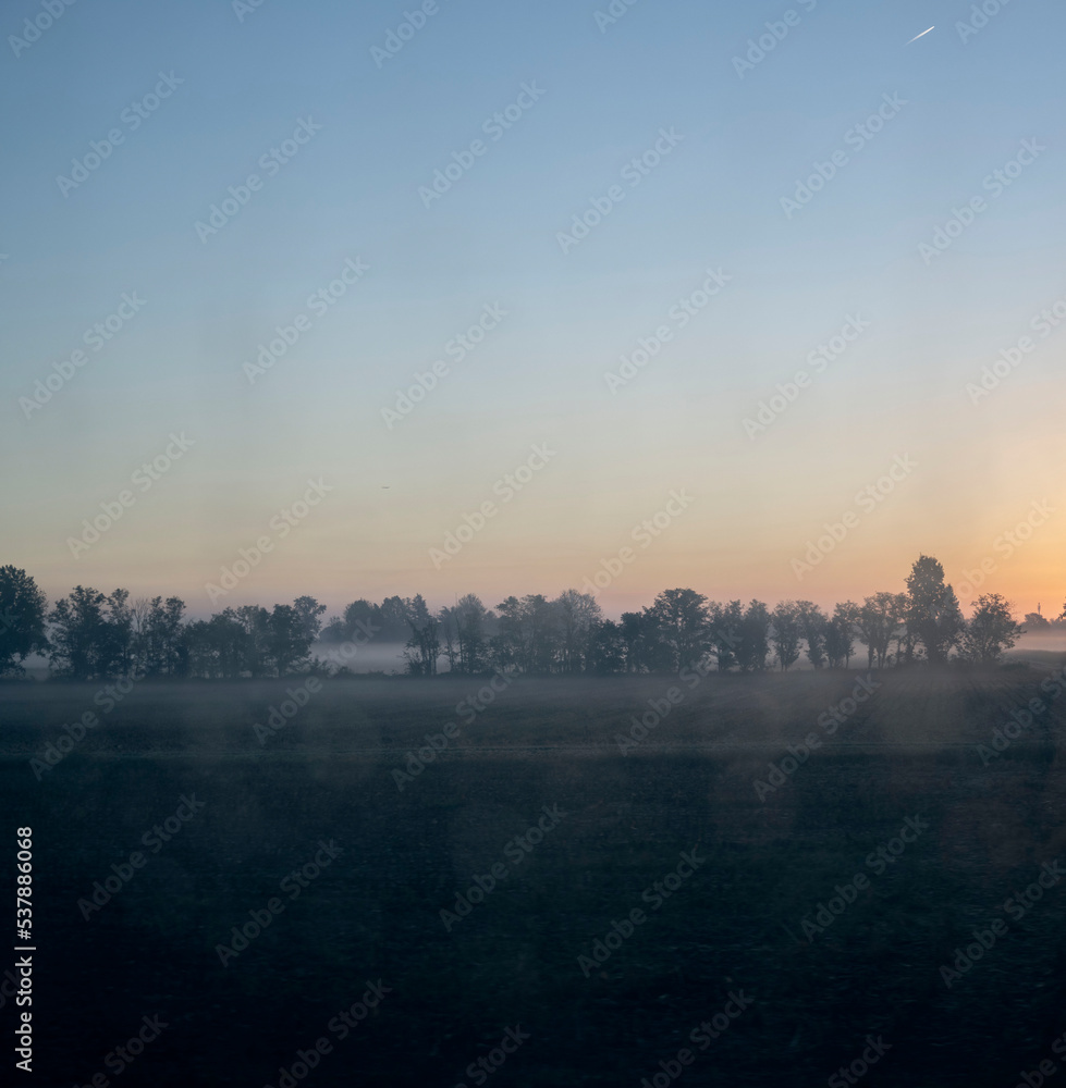 Fototapeta premium Sunrise during fog