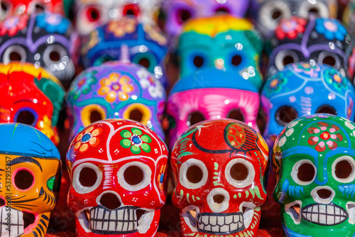 Obraz na płótnie Skull Ceramic Handicraft, calaveras pattern in a row, Day of the Dead, Mexico w salonie