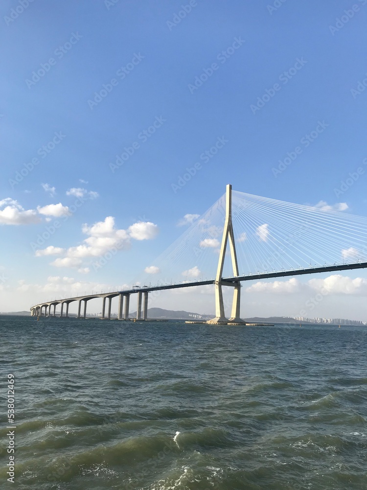 Obraz premium bridge over the sea