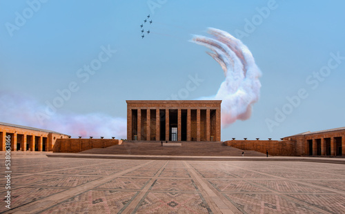 Canvas Print Mausoleum of Ataturk - Air Force aerobatic team performing demonstration flight