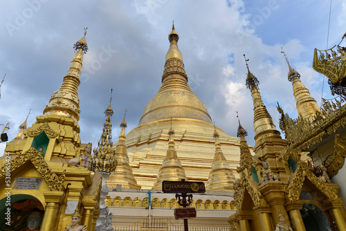 Im Abendlicht, Shwedagon Pagode, Yangon, Myanmar, Asien