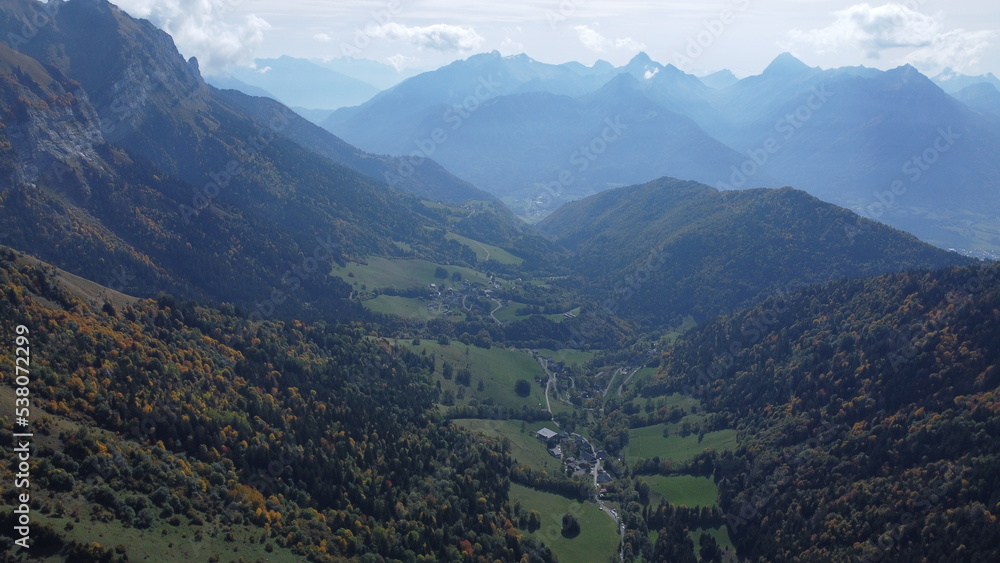 Tal in den französischen Alpen