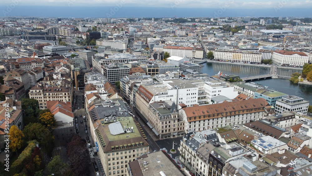 Ausschnitt von der Altstadt Genfs von oben