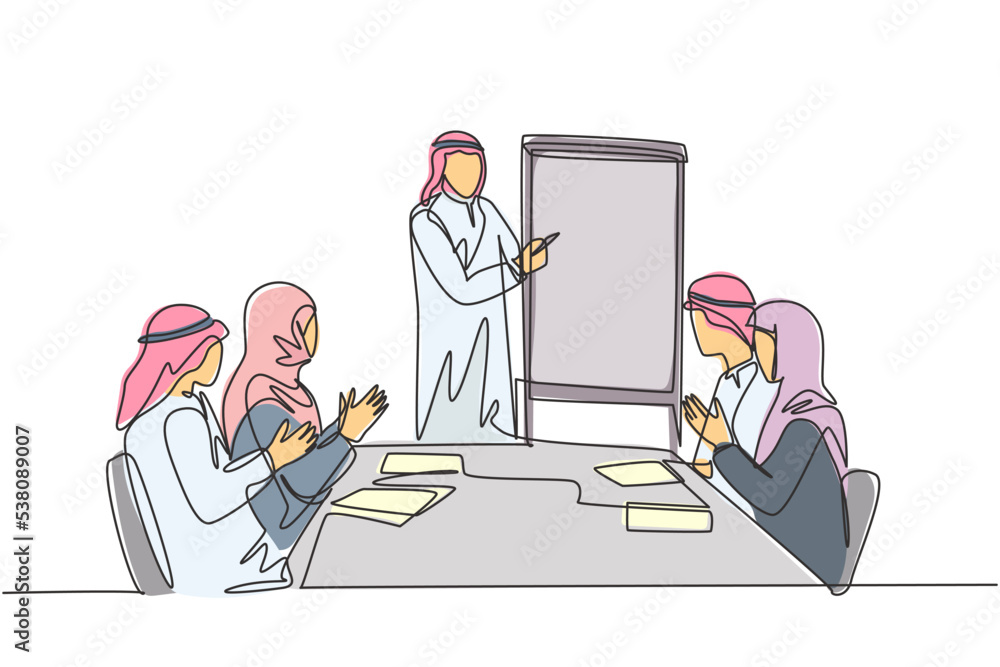 One single line drawing of young happy muslim manager do presentation at team meeting. Saudi Arabia cloth shmag, kandora, headscarf, thobe, ghutra. Continuous line draw design vector illustration