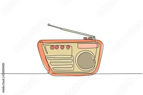 One continuous line drawing of retro old fashioned radio. Classic vintage analog broadcaster technology concept. Trendy single line graphic draw design vector illustration