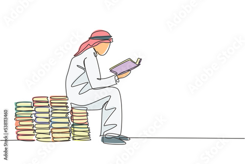One single line drawing of young happy male muslim businessman reading a book above pile of books. Saudi Arabia cloth shmag, kandora, headscarf, thobe. Continuous line draw design vector illustration