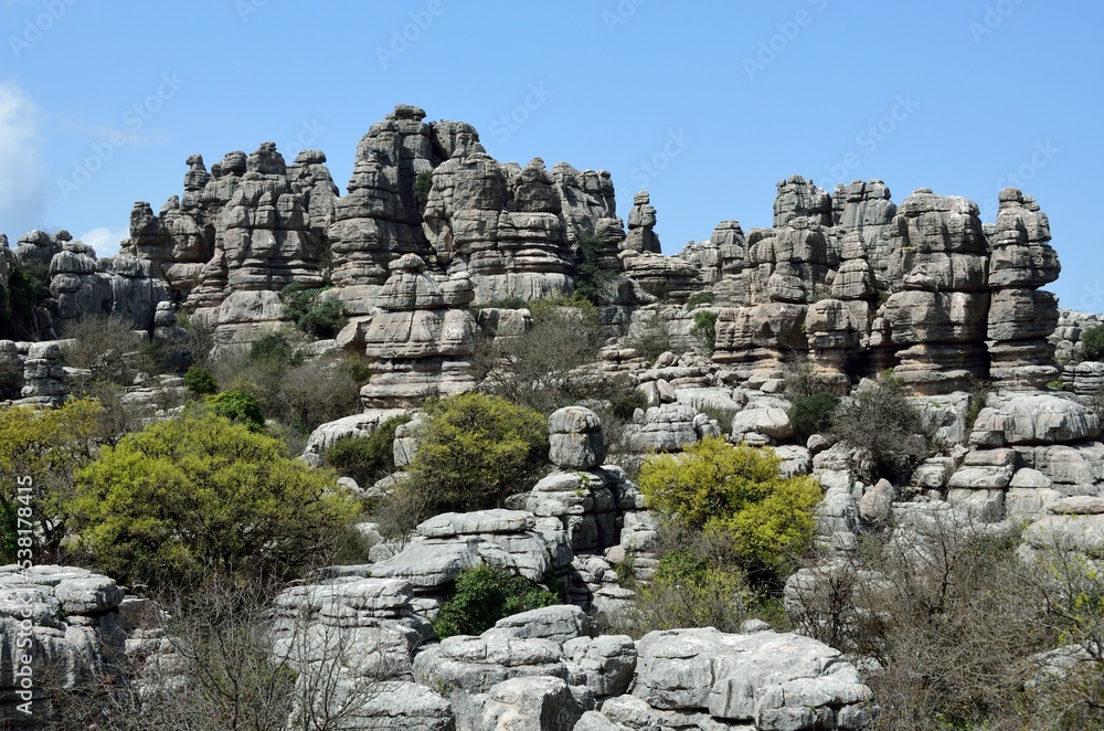 El Torcal de Antequera, paisaje kárstico en un paraje natural patrimonio mundial de la UNESCO. El Torcal de Antequera, paisaje kárstico en un paraje natural patrimonio mundial de la UNESCO.