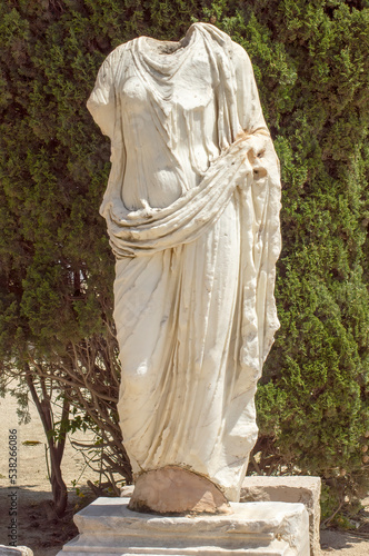 Canvastavla Marble statue of a woman at Roman era ruins, Carthage, Tunisia