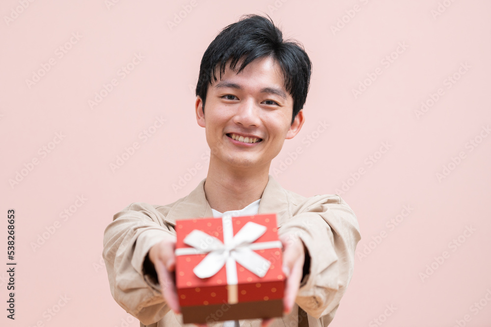 プレゼント・ギフト・若い男性