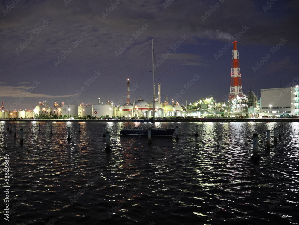 四日市工業地帯の夜景の夜景の風景を撮影