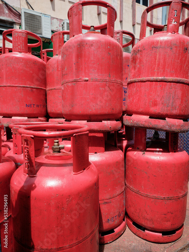 Obraz na płótnie Red propane tank use for cooking