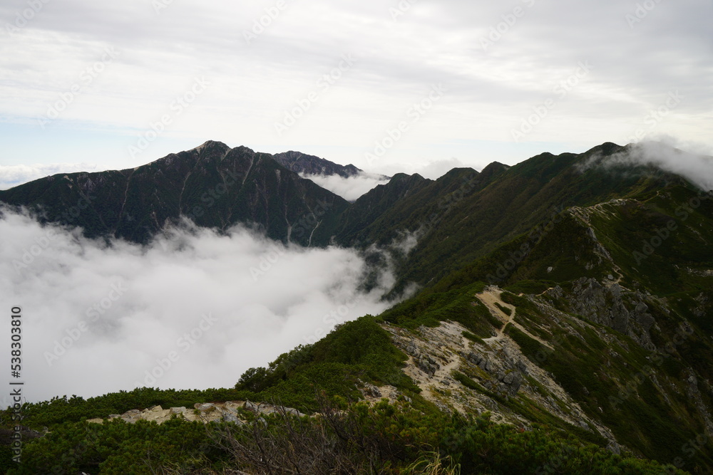 空木岳と雲海 空木岳と雲海