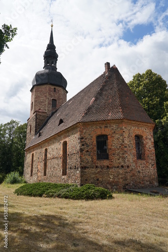 Die Kirche in Neupetershain Nord im Landkreis Oberspreewald-Lausitz