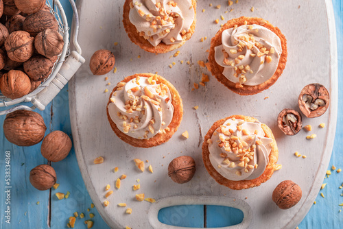Fotografie Homemade mini tartlets made of fresh ingredients.