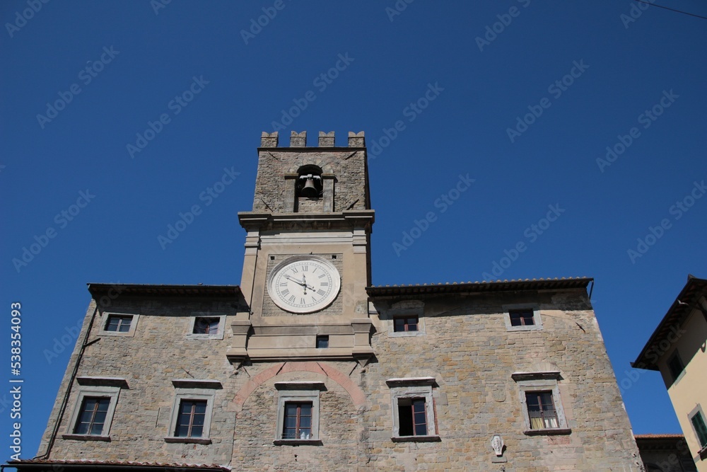 Italy, Tuscany, Arezzo: Foreshortening of Cortona.