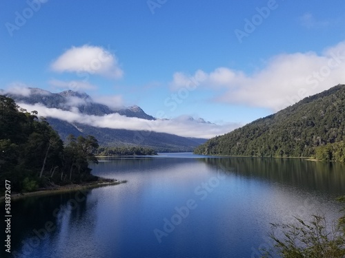 Fototapeta Naklejka Na Ścianę i Meble -  lake and mountains in San Martin de los Andes