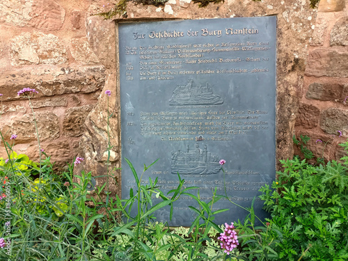 Geschichtliche Infotafel an der Burg Nanstein bei Landstuhl in Rheinland-Pfalz, Wohnsitz von Franz von Sickingen. photo