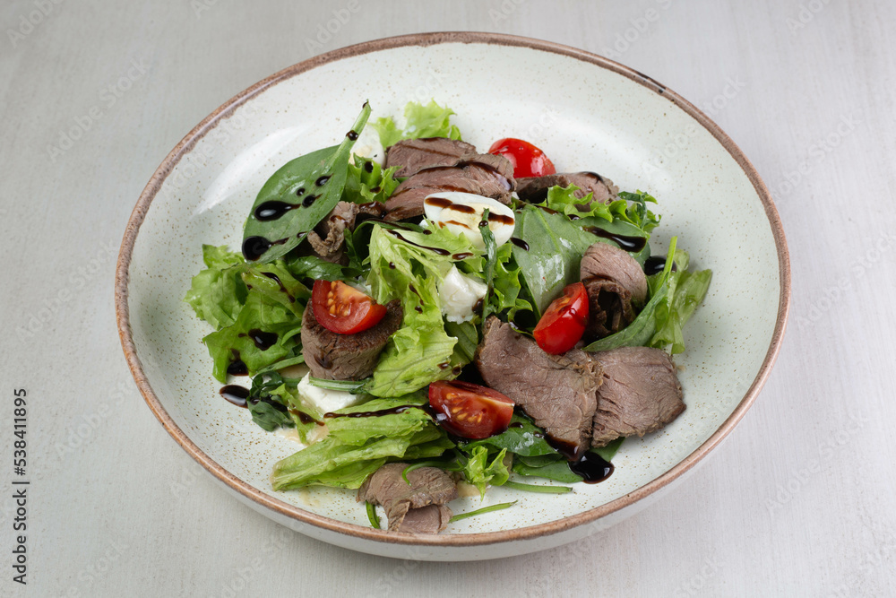 salad with tuna and vegetables