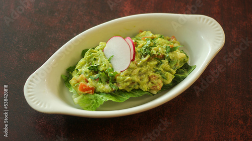 green salad with avocado - guacamole 