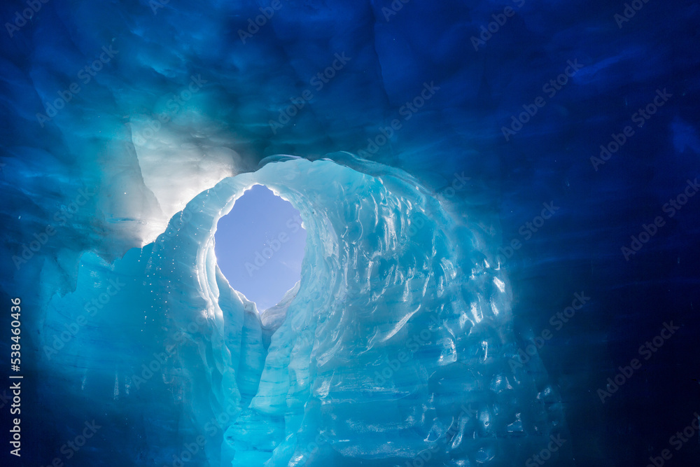 Fototapeta premium Ice grotto